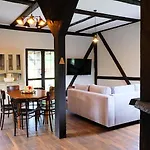 At Magnificent 100 Year Old Barn Ruciane-Nida