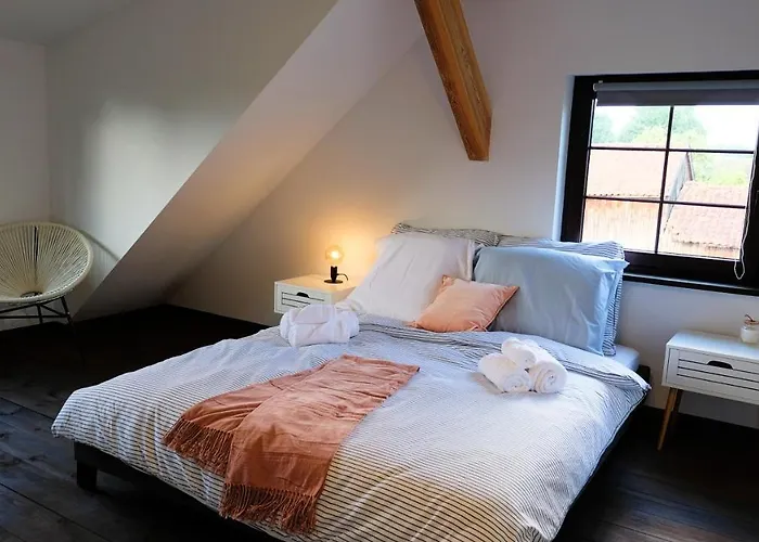 At Magnificent 100 Year Old Barn Ruciane-Nida